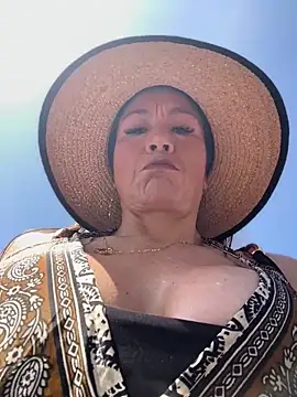 angelitasexy81 online show from April 26, 10:35 am