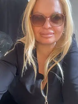 Lisavontease online show from July 5, 12:11 pm