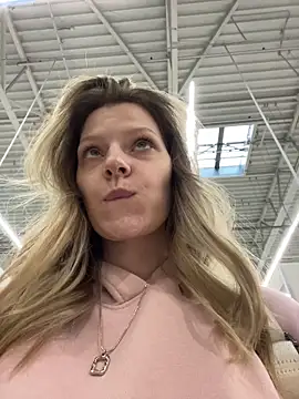 MaryHiggins online show from April 25, 1:52 pm