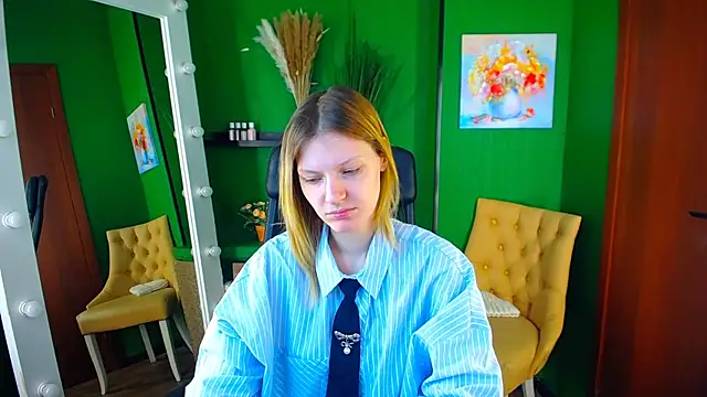 MaryHiggins online show from December 2, 8:48 am