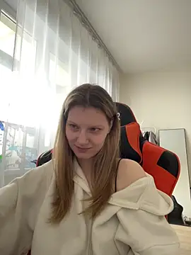 MaryHiggins online show from April 26, 1:53 pm