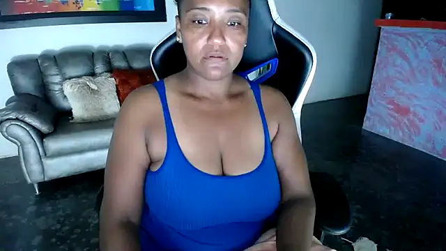 Snapshot of marysol83 chatting on October 16, 2:25 am marysol83 online show from October 16, 2:25 am