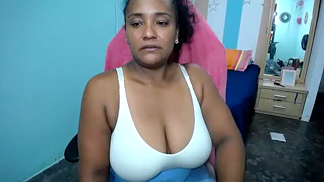Snapshot of marysol83 chatting on October 3, 1:43 am marysol83 online show from October 3, 1:43 am