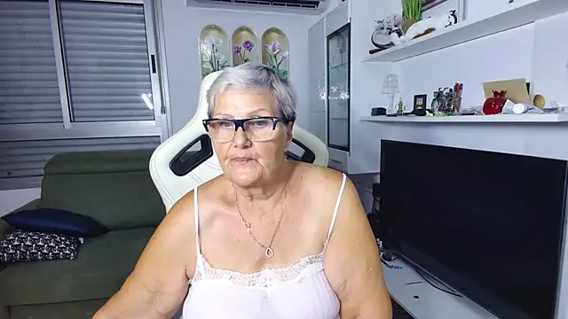 Selenna57 online show from July 19, 5:15 pm