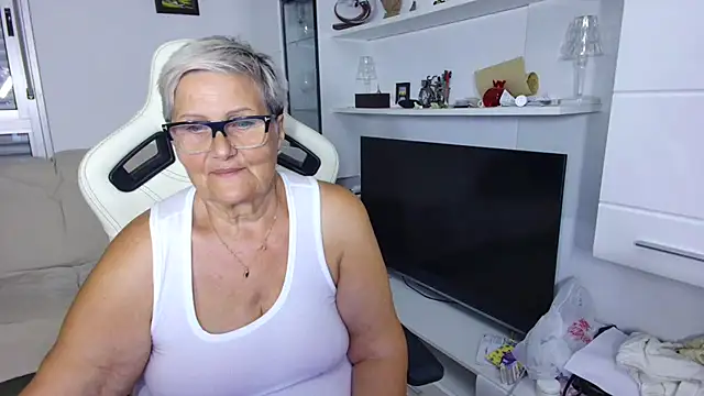 Selenna57 online show from July 3, 5:30 pm