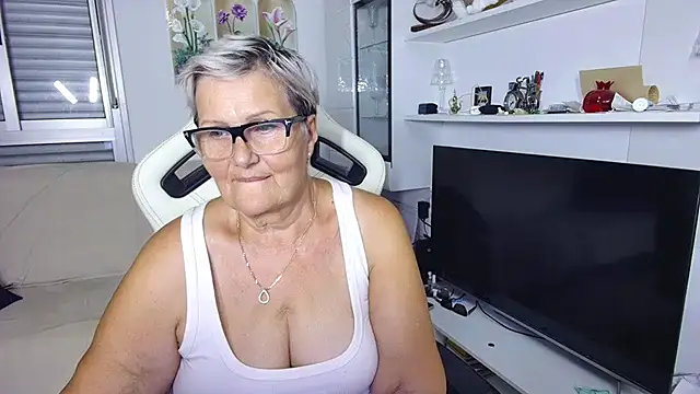 Selenna57 online show from July 16, 5:39 pm
