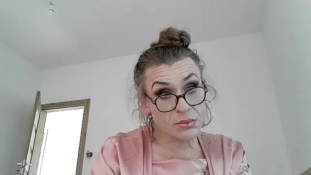 lilianashemale online show from March 14, 8:48 am