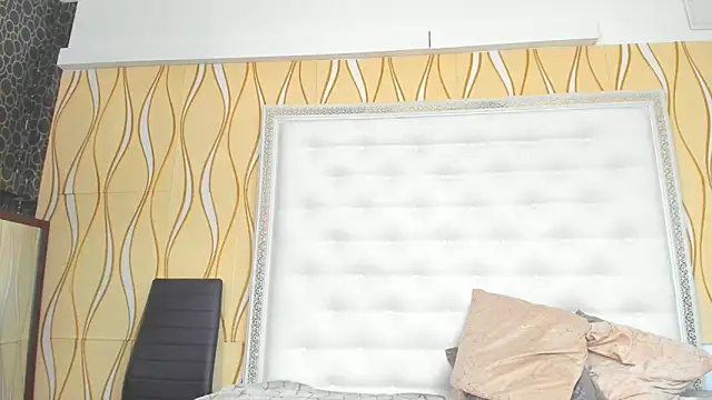 karissia online show from December 22, 7:55 am