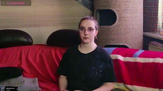 GamerGirl Eve online show from April 22, 4:15 pm