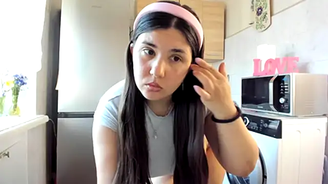 MiaMarrone online show from May 26, 3:22 pm