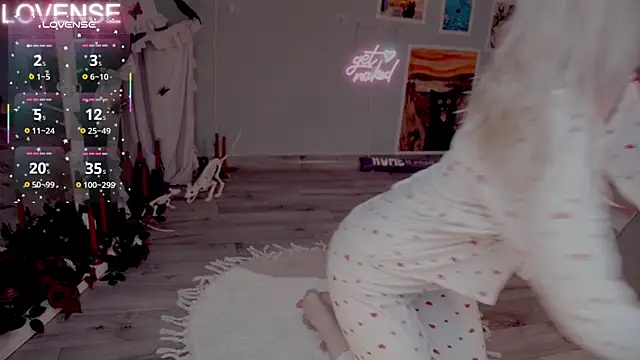 Careful i bite online show from November 6, 5:13 am