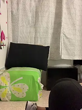 Estefani 32 online show from April 25, 6:49 pm