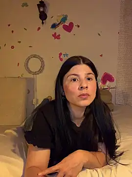 Estefani 32 online show from April 1, 11:46 pm