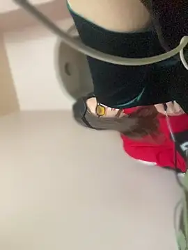 Flossy Vettie online show from April 26, 2:48 pm