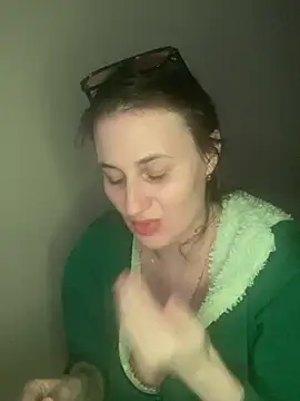 Flossy Vettie online show from April 19, 6:10 pm