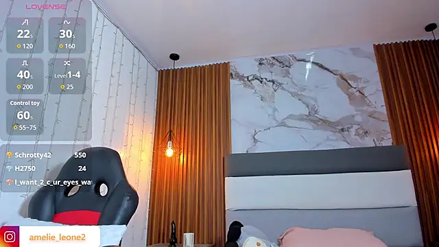 AMELIELEONE online show from April 25, 1:52 pm