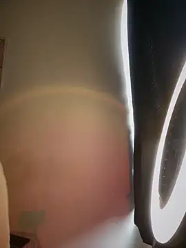 DulceLenns online show from February 5, 6:33 pm