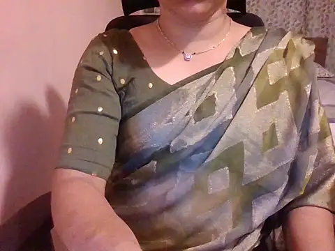 Snapshot of Pinky_4 chatting on October 2, 5:18 pm Pinky 4 online show from October 2, 5:18 pm
