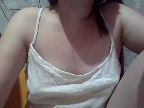 Snapshot of Beatrice143 chatting on September 21, 6:23 am Beatrice143 online show from September 21, 6:23 am