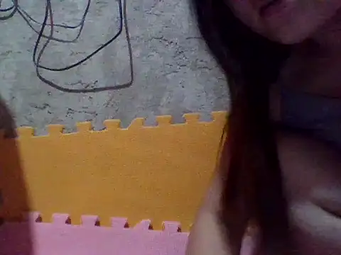 Snapshot of Beatrice143 chatting on October 18, 7:44 am Beatrice143 online show from October 18, 7:44 am