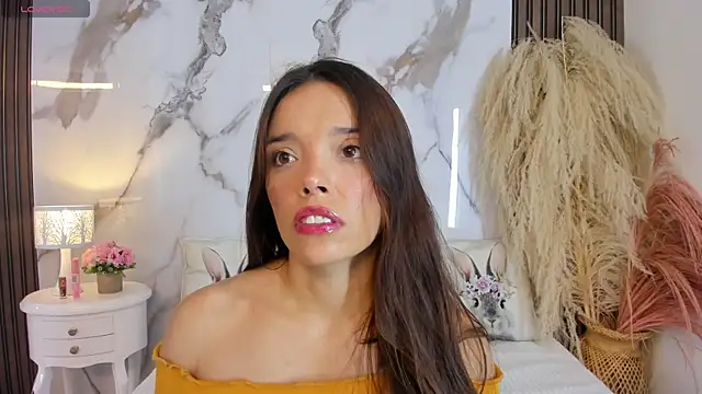 hannahill69 online show from April 28, 4:49 am