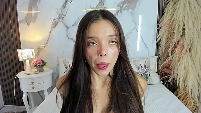 hannahill69 online show from March 19, 5:23 am