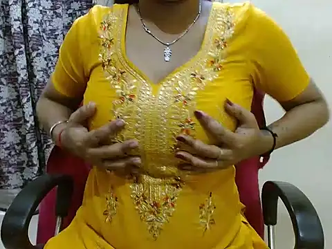 LovingPihu online show from April 22, 5:59 am