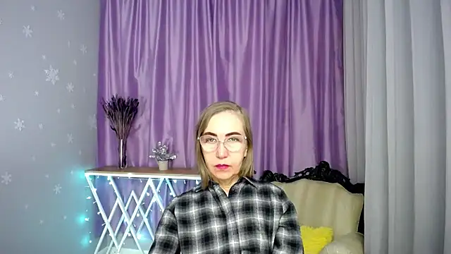 queen a n i online show from April 22, 11:29 am