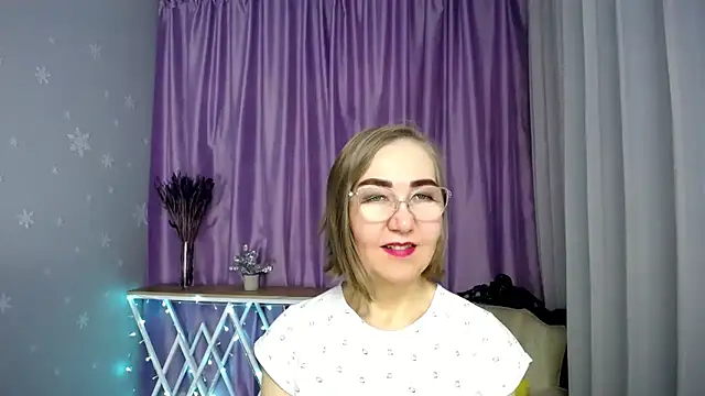 queen a n i online show from April 23, 11:39 am