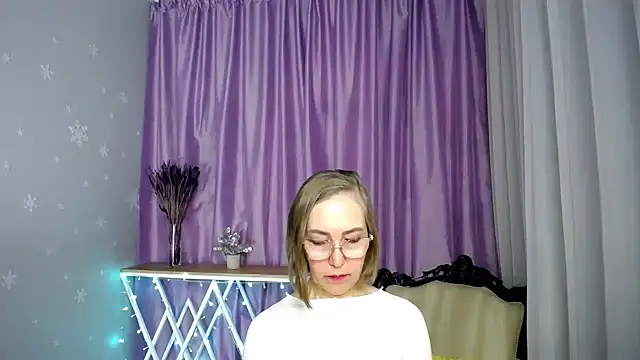 queen a n i online show from April 12, 11:13 am