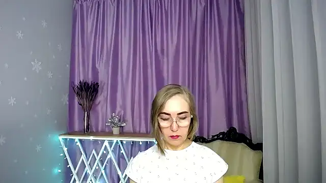 queen a n i online show from April 23, 12:29 pm