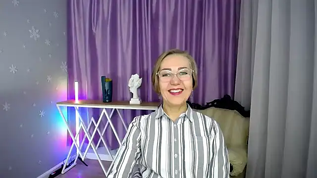 queen a n i online show from October 11, 10:20 am