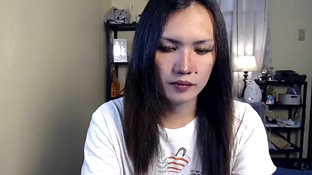 Snapshot of beatrice_21 chatting on September 23, 7:06 am beatrice 21 online show from September 23, 7:06 am