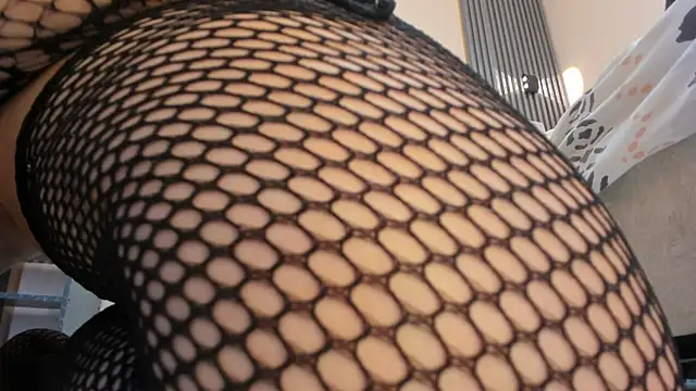 EYMI TOMSOM online show from April 1, 1:41 pm