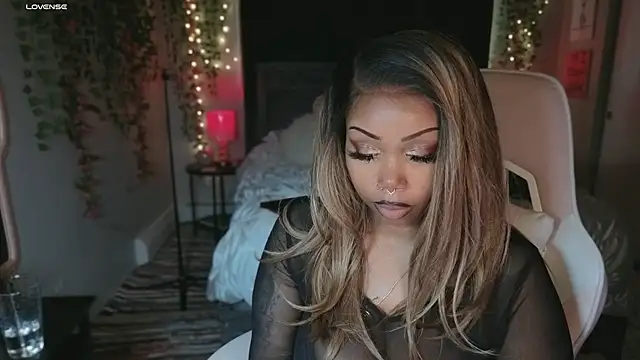 AshleyMoonrox online show from April 30, 8:03 pm