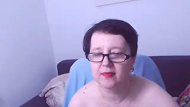 Snapshot of ChristaRose chatting on October 13, 12:13 am ChristaRose online show from October 13, 12:13 am