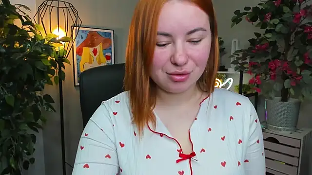 LAYLAxSTAR online show from November 17, 8:26 am