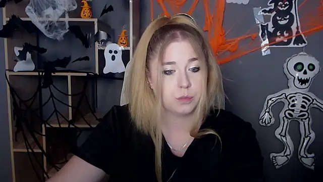 Snapshot of JessikaDaniel chatting on October 16, 6:27 am JessikaDaniel online show from October 16, 6:27 am