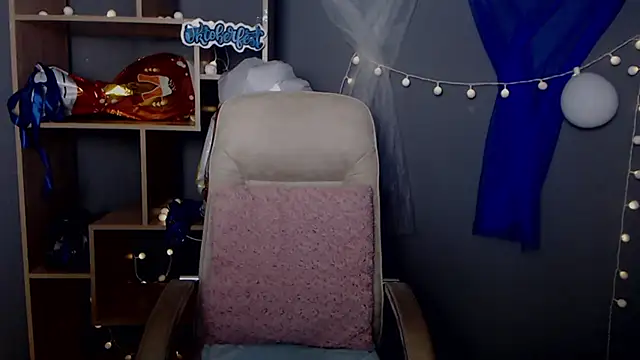 Snapshot of JessikaDaniel chatting on October 5, 6:40 am JessikaDaniel online show from October 5, 6:40 am