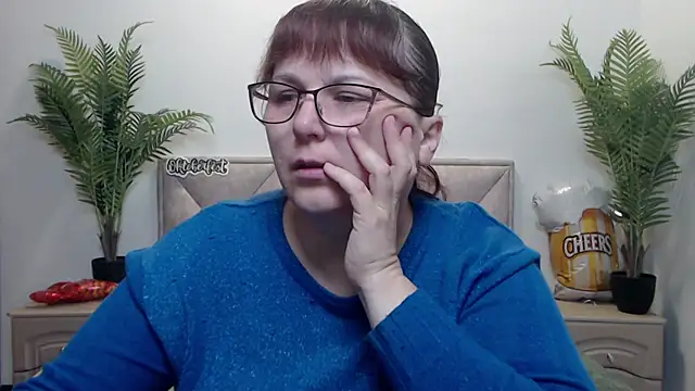 Snapshot of AliceInksSweetty chatting on October 5, 6:51 am AliceInksSweetty online show from October 5, 6:51 am