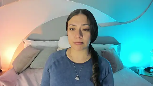 Nicolle W online show from September 15, 12:02 pm