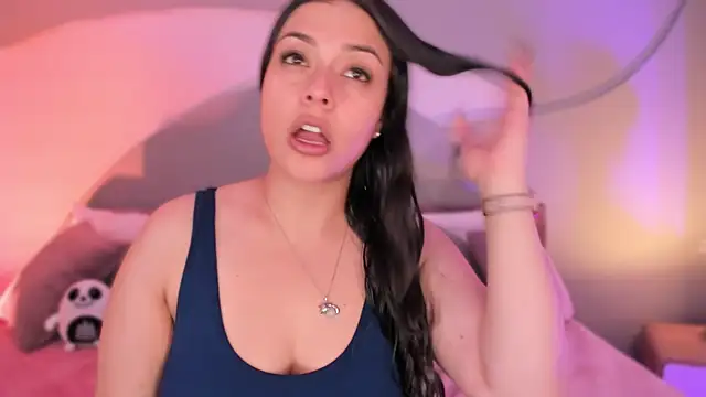 Nicolle W online show from October 3, 12:21 pm