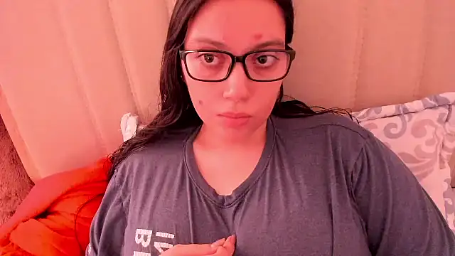 roniewester online show from April 29, 10:04 pm