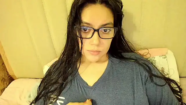 roniewester online show from May 29, 11:57 pm