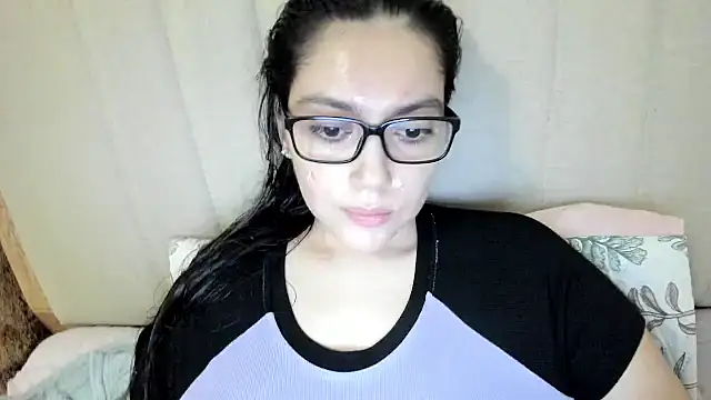 roniewester online show from May 31, 1:11 am