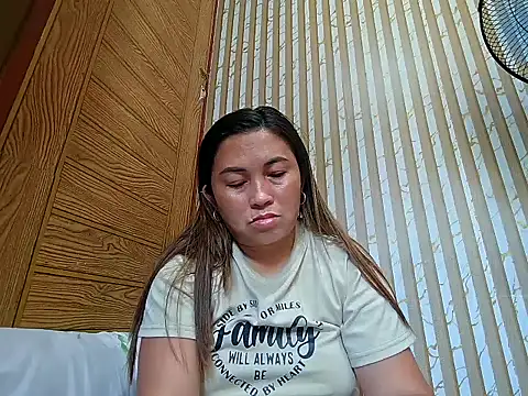 LalaiAsian online show from April 14, 6:35 am