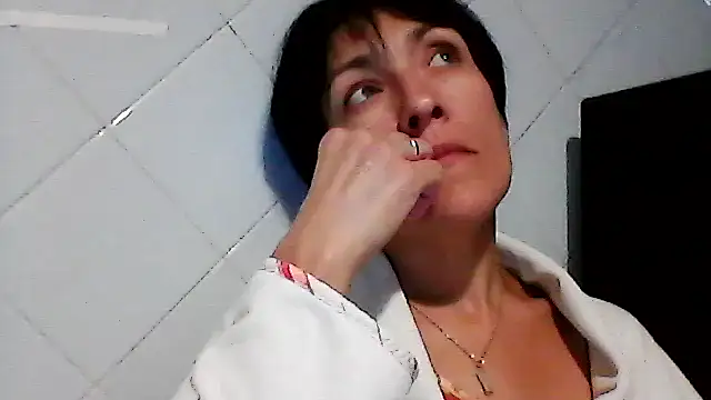 Snapshot of SunnyAmorre chatting on September 9, 10:20 pm SunnyAmorre online show from September 9, 10:20 pm