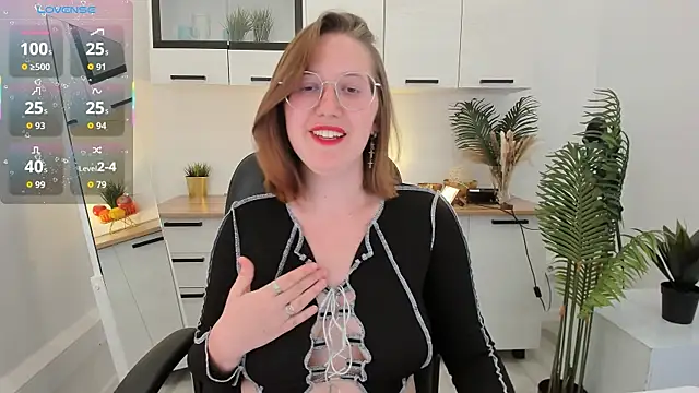 Charmy Gracy online show from April 24, 1:47 pm