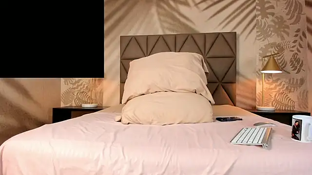 Scarleett 22 online show from April 25, 8:06 pm