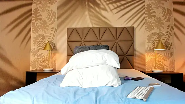 Scarleett 22 online show from April 22, 8:06 pm